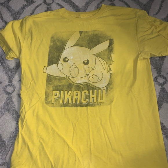 Pokémon Pikachu T shirt - Picture 1 of 2